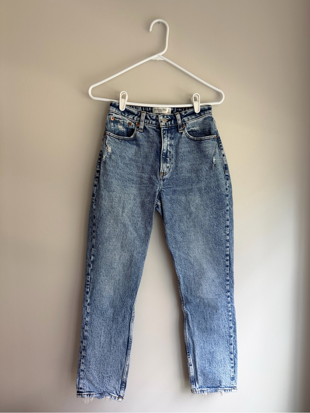 Abercrombie High-Rise Mom Fit Vintage Wash Women’s Jeans - Curve Love